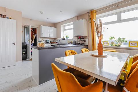 6 Crossways Street, Barry, CF63 4PQ