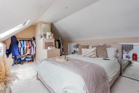 6 Crossways Street, Barry, CF63 4PQ