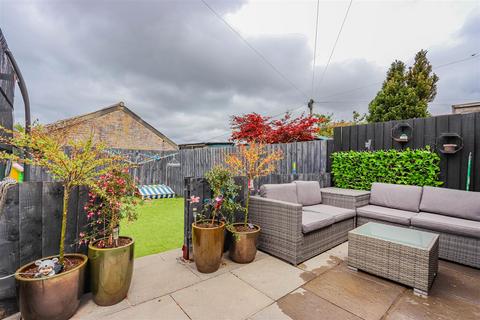 6 Crossways Street, Barry, CF63 4PQ