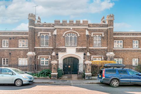 Studio for sale, Pilgrims Cloisters, Sedgmoor Place, Camberwell, London, SE5