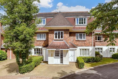 1 bedroom ground floor flat for sale, Greenacres, Horsham RH12