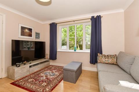 1 bedroom ground floor flat for sale, Greenacres, Horsham RH12