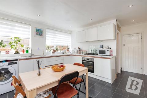 31 Squirrels Heath Lane, Romford, RM2 6DP