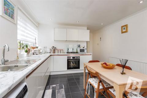 31 Squirrels Heath Lane, Romford, RM2 6DP
