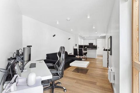 Flat 2, 2 Mears Close, London, E1 1AS