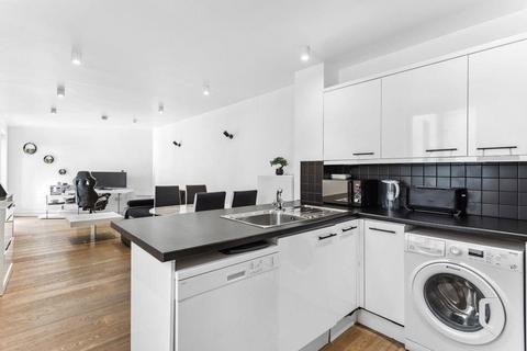 Flat 2, 2 Mears Close, London, E1 1AS