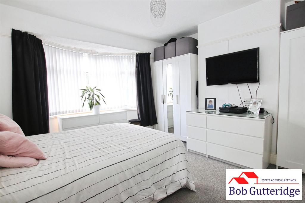 Bedroom one (fr0 nt)