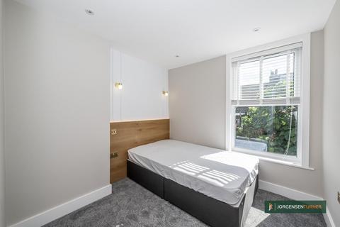 2 bedroom flat for sale, Hetley Road, London