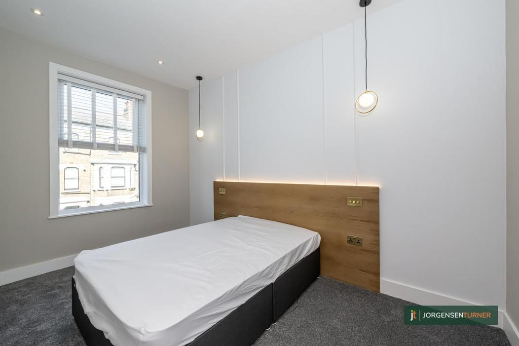Bedroom .jpg
