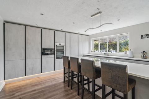 5 bedroom detached house for sale, Denham Walk, Chalfont St. Peter, Gerrards Cross