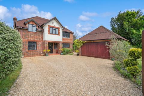 5 bedroom detached house for sale, Denham Walk, Chalfont St. Peter, Gerrards Cross