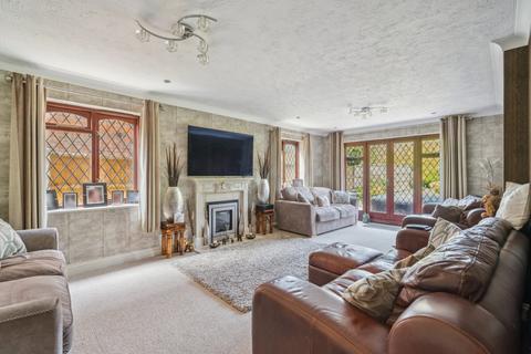 5 bedroom detached house for sale, Denham Walk, Chalfont St. Peter, Gerrards Cross