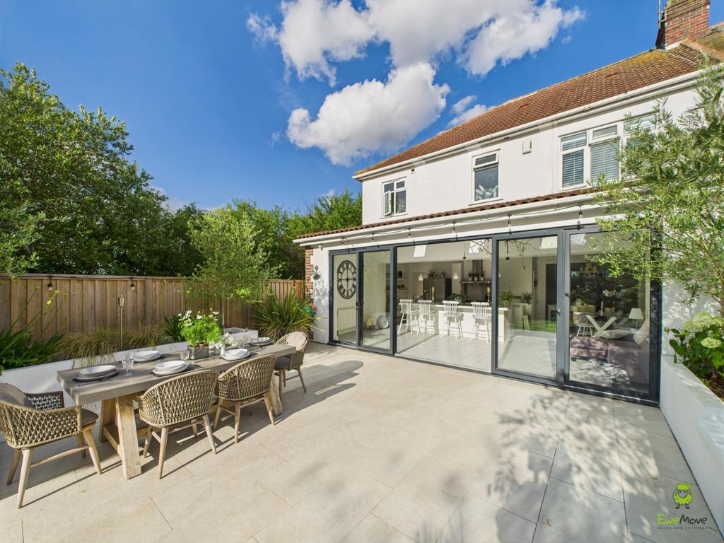 Presented by Clinton at Ewe Move Bexleyheath and Da