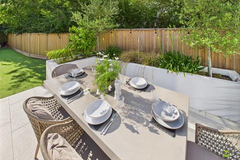 21 Hill View Drive, Welling, DA16 3RS