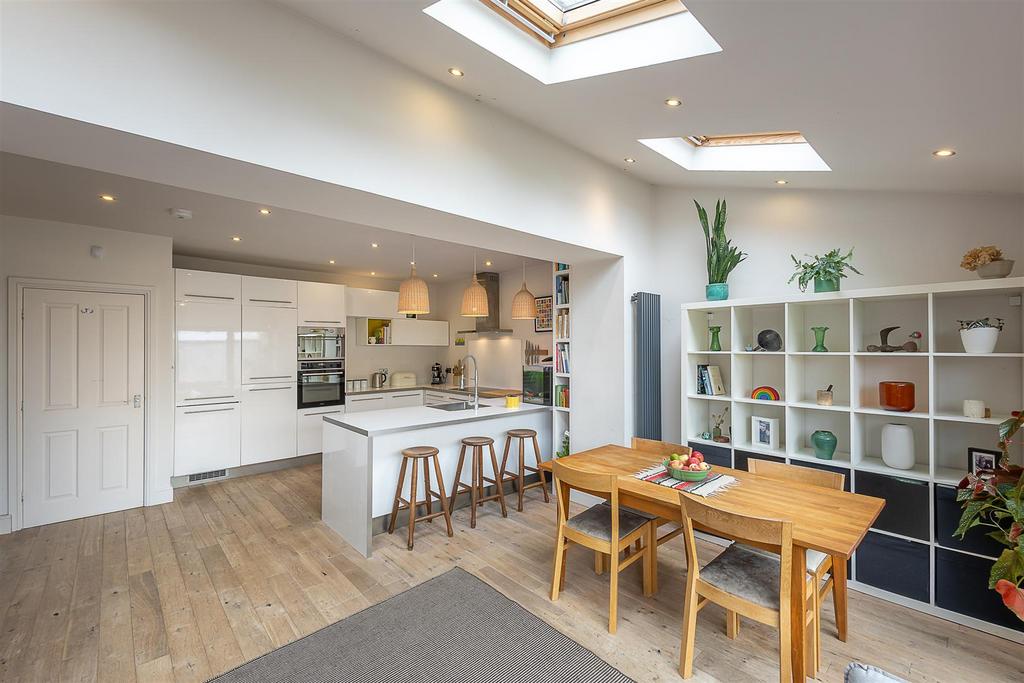 Open Plan Kitchen Diner & Family Room