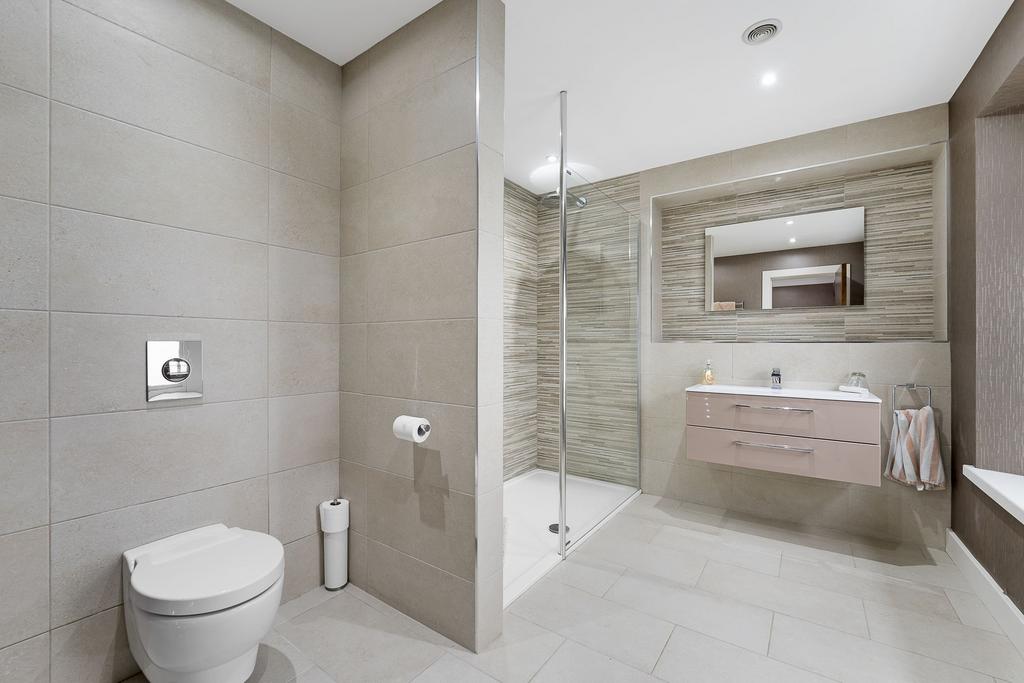 Bedroom 6 En suite