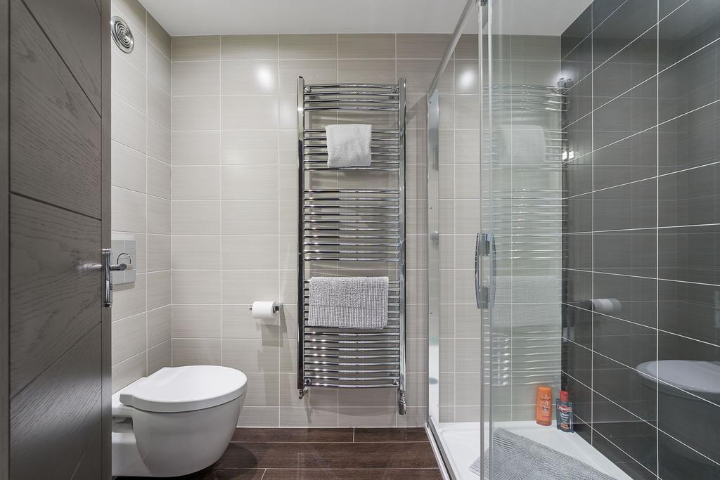 Bedroom 2 En suite