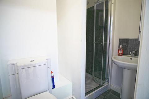 1 bedroom flat to rent, Studio Flat, to Let on New Hall Lane, Preston