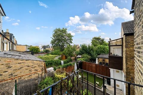 14b Smeaton Road, London, SW18 5JH