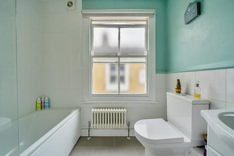 14b Smeaton Road, London, SW18 5JH