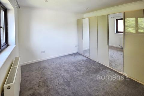 2 bedroom flat to rent, Coulson Way, Burnham, Slough, SL1