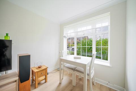 2 bedroom terraced house for sale, Stonebeck Avenue, Harrogate, North Yorkshire, HG1