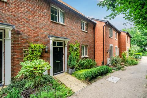 Stopher Walk, Winchester, SO22