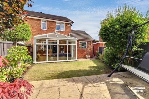 18 Coltman Close, Lichfield, WS14 9YS