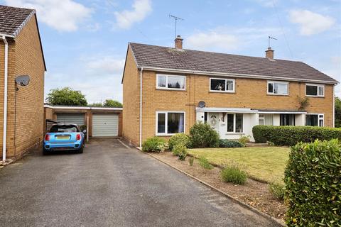 4 Brampton Close, Cookley, Kidderminster, DY10 3TW