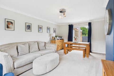 4 Brampton Close, Cookley, Kidderminster, DY10 3TW