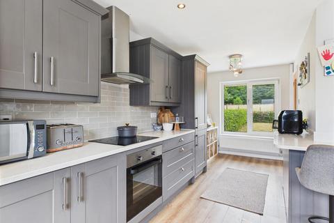 4 Brampton Close, Cookley, Kidderminster, DY10 3TW