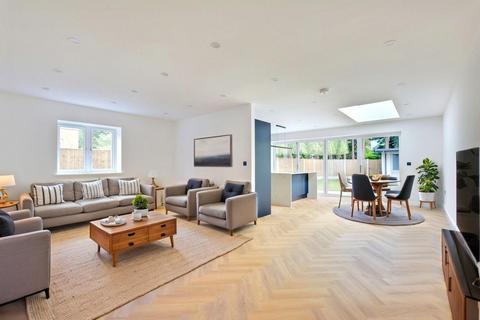 4 bedroom semi-detached house for sale, Elmswood Gardens, Sherwood, Nottingham