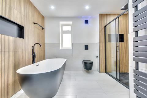 4 bedroom semi-detached house for sale, Elmswood Gardens, Sherwood, Nottingham