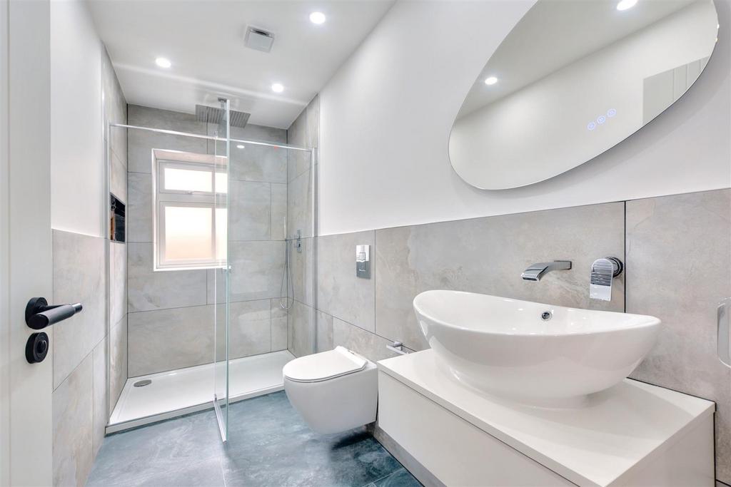 Shower Room 1.jpeg