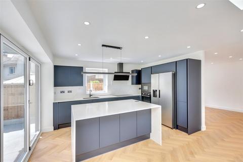 4 bedroom semi-detached house for sale, Elmswood Gardens, Sherwood, Nottingham