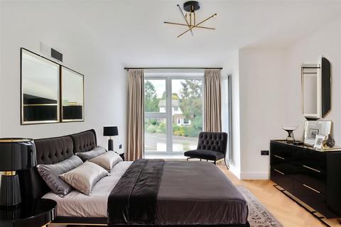 4 bedroom semi-detached house for sale, Elmswood Gardens, Sherwood, Nottingham