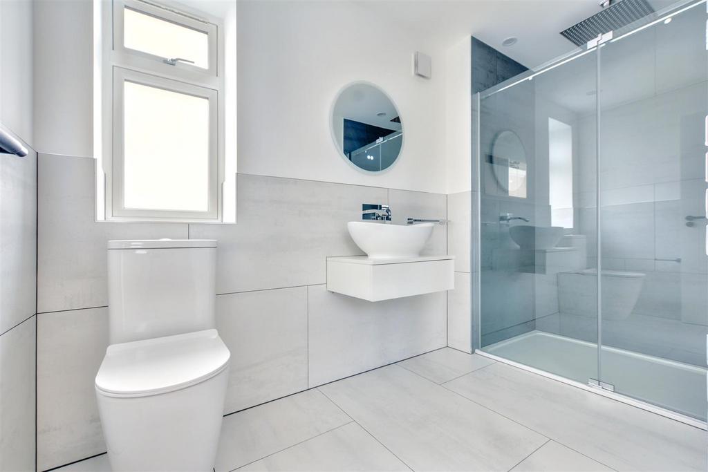 Ensuite.jpeg