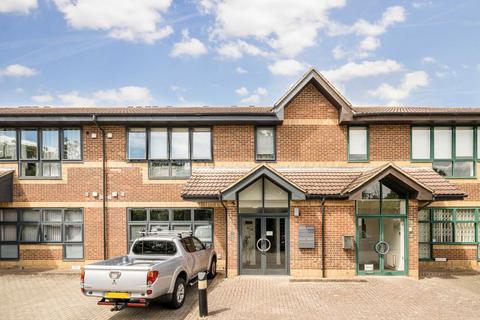 1 bedroom flat for sale, Kingsway Business Park, Hampton TW12