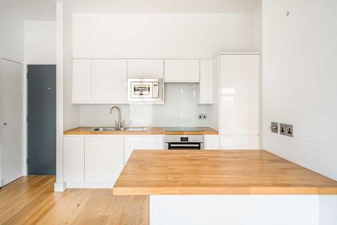 1 bedroom flat for sale, Kingsway Business Park, Hampton TW12