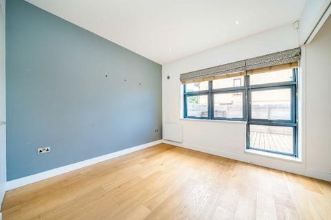 1 bedroom flat for sale, Kingsway Business Park, Hampton TW12
