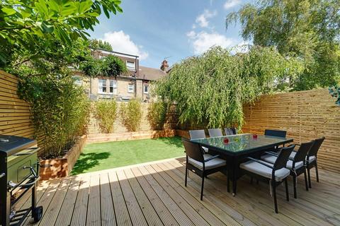 33 Wellington Road, London, W5 4UJ