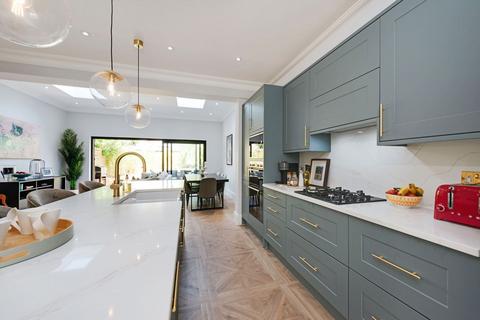 33 Wellington Road, London, W5 4UJ