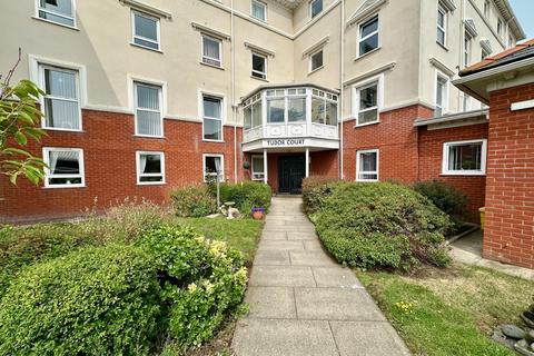1 bedroom apartment for sale, Tudor Court, Tudor Road, Llandudno, Conwy, LL30