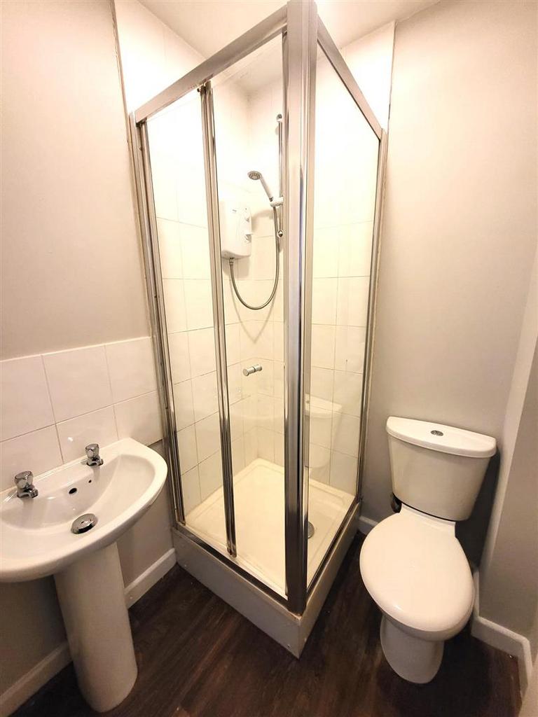 Shower Room With W.C