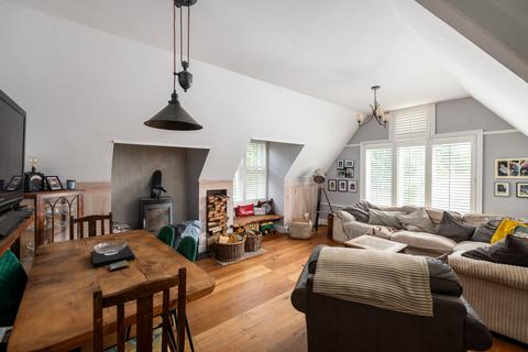 3 bedroom apartment for sale, Doods Road, Reigate, RH2