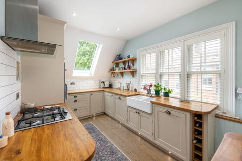 3 bedroom apartment for sale, Doods Road, Reigate, RH2