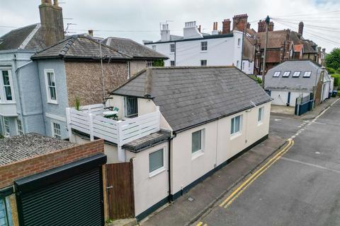 1 bedroom character property for sale, Cambridge Road, Walmer, Deal