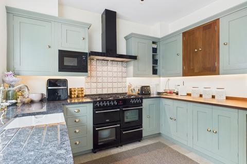 9 Dingle Terrace, Ashton-under-lyne, OL6 8AH