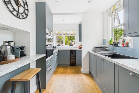 10 Archibald Road, Worthing, BN11 2SL