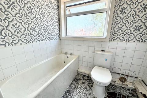 2 bedroom terraced house for sale, Bury New Road, Whitefield, M45